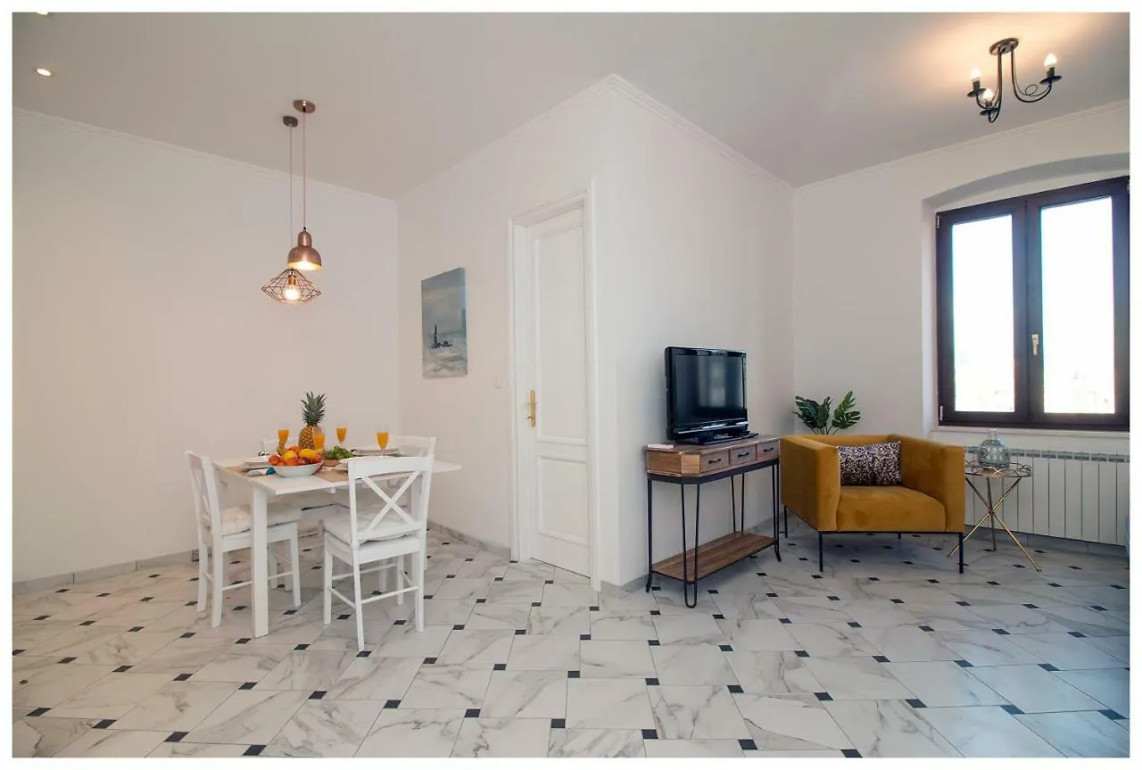 Stylish - Centre Apartment Theatre View Rijeka 0*,