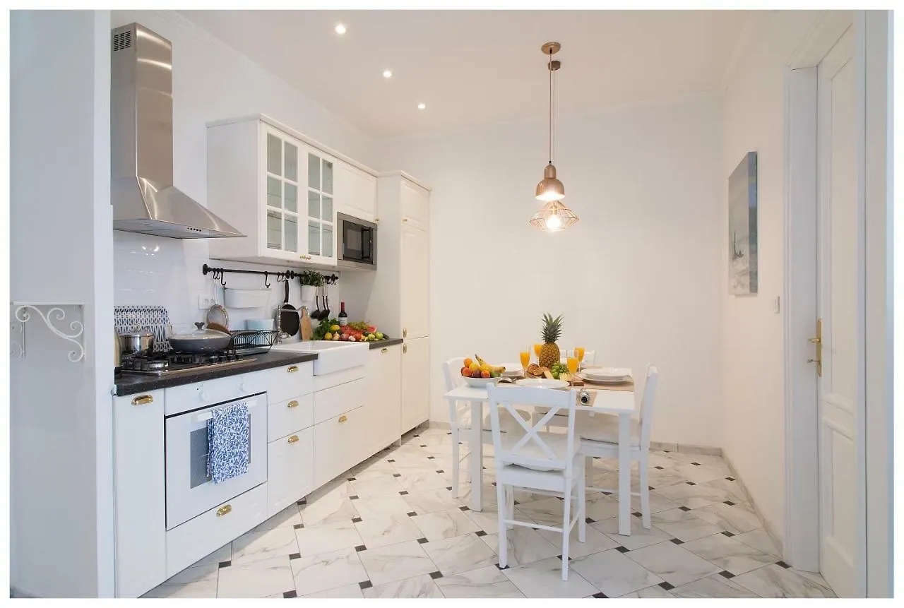 Stylish - Centre Apartment Theatre View Rijeka